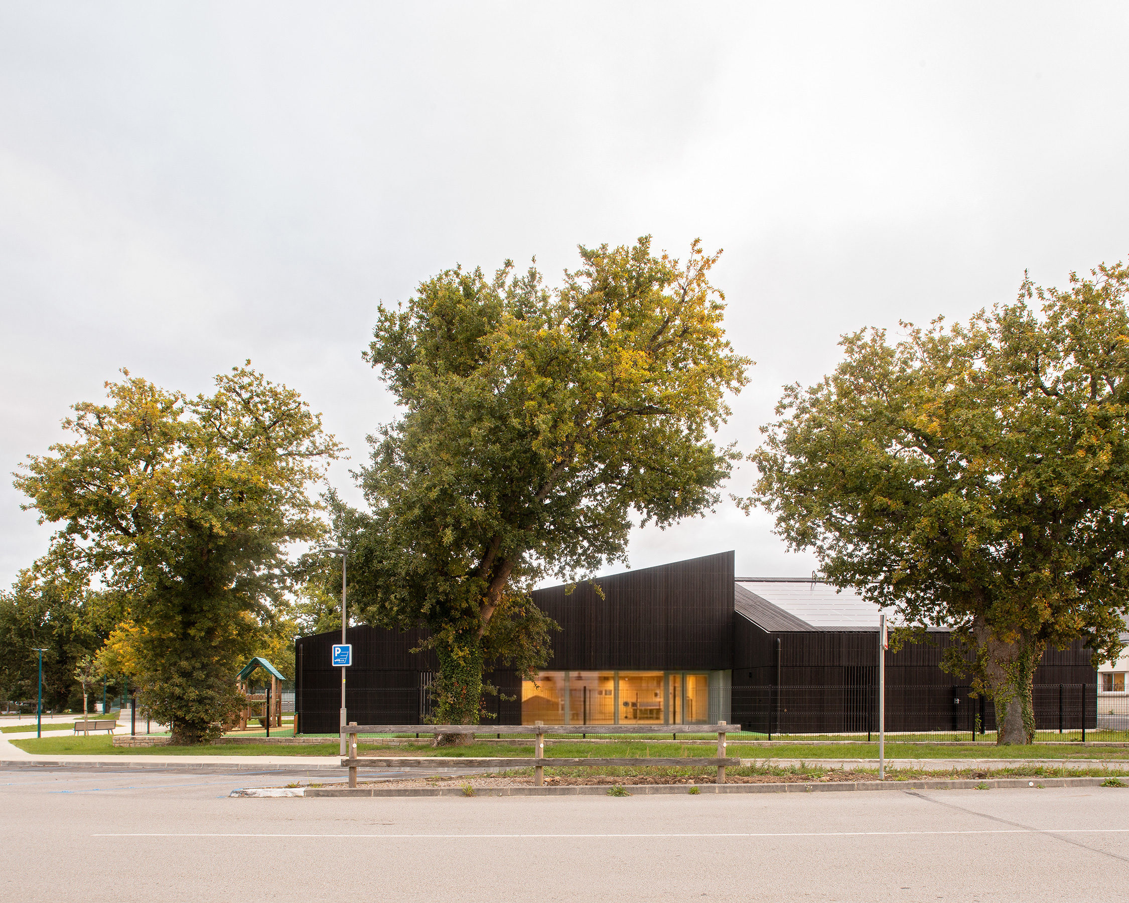 AGA maison enfance SURZUR BD 3 AGA