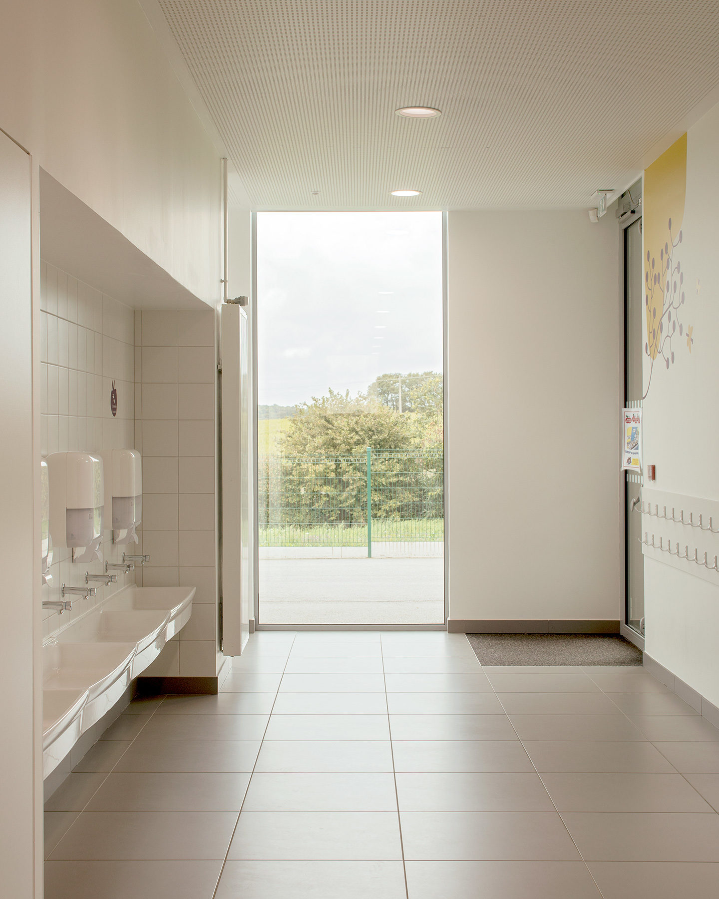 AGA resto scolaire TREFFLEAN BD 7